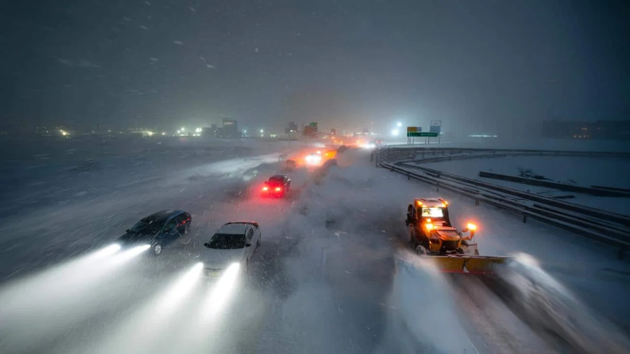 heavy-snow-intensifies-overnight-as-meteorologists