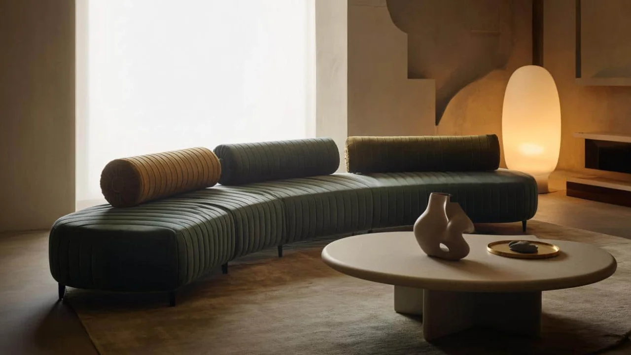 luxury-hotels-are-quietly-ditching-sofa-cushions-f