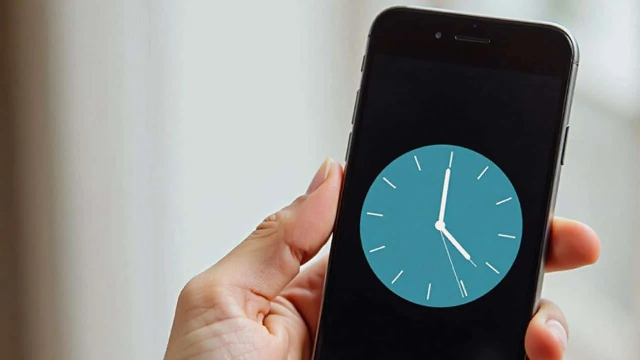 this-woman-put-her-phone-in-airplane-mode-for-30-m